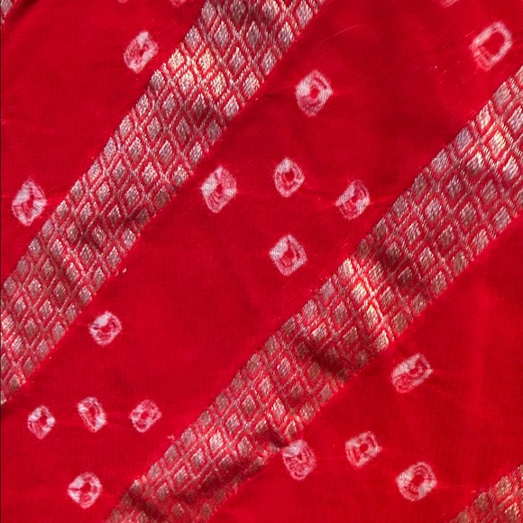 Red and White Patterned bandhni saree sari - Picture 5 of 8